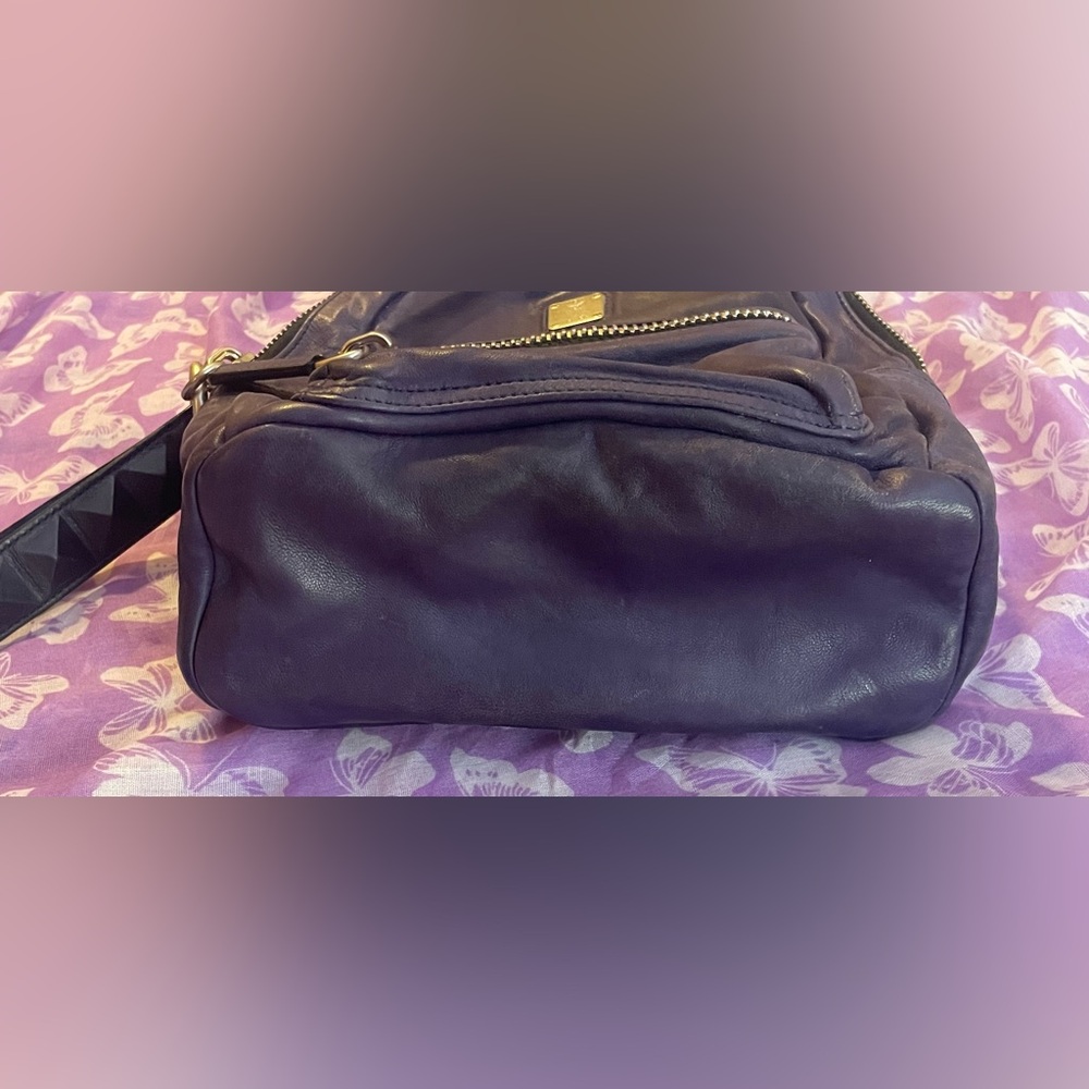 MCM rare dark purple Leather backpack! EUC! Apx 12 x 14 x 5“ - Picture 4 of 13